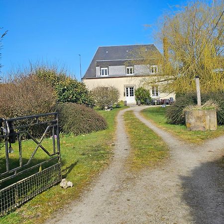 Au Petit Paradis Sainte-Gauburge-Sainte-Colombe 외부 사진