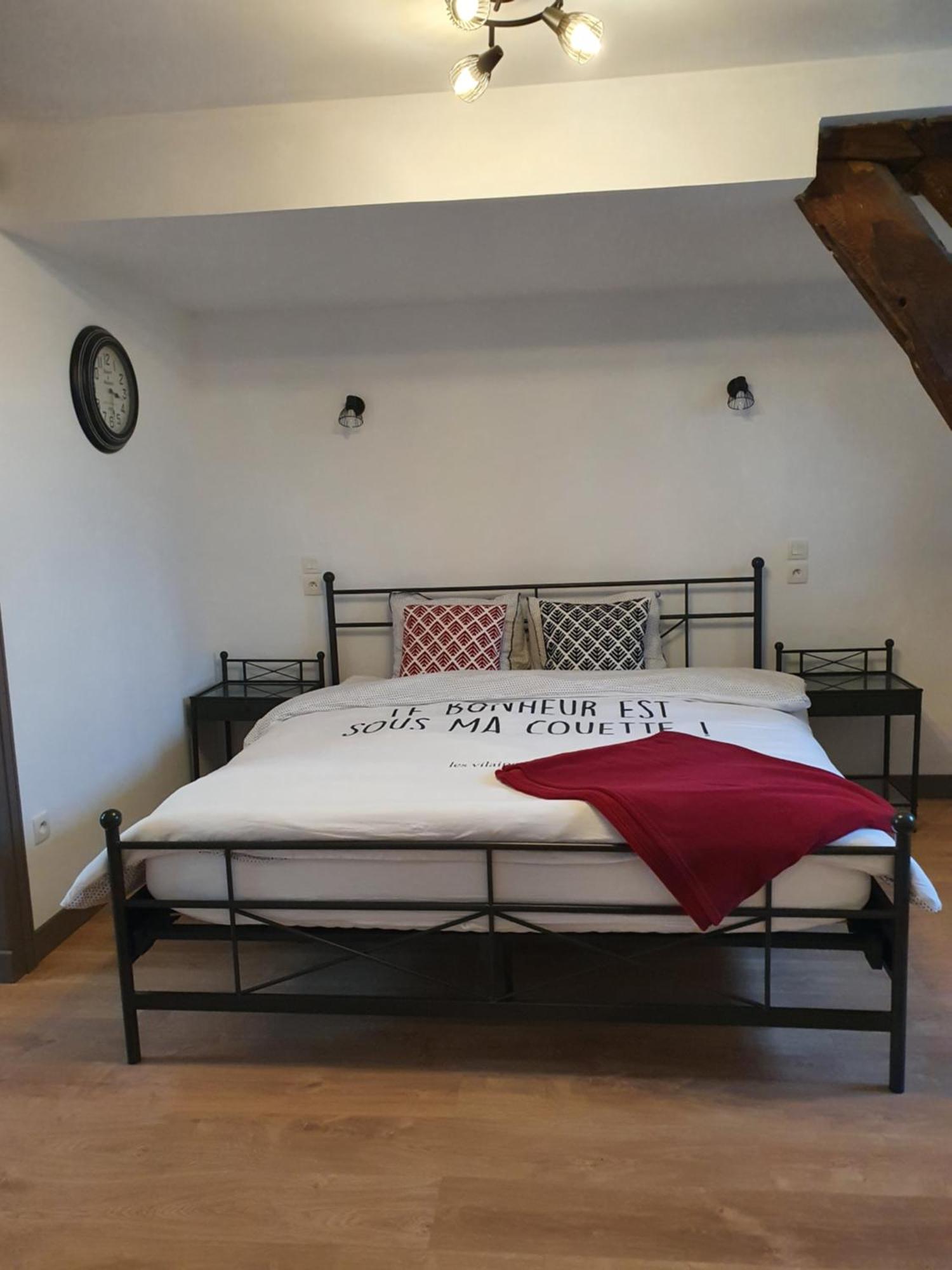Au Petit Paradis Sainte-Gauburge-Sainte-Colombe 객실 사진